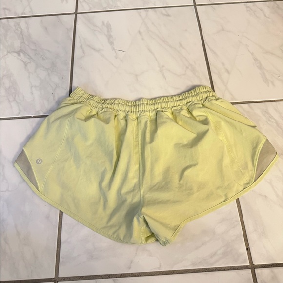Lululemon hotty hot shorts - Picture 1 of 3